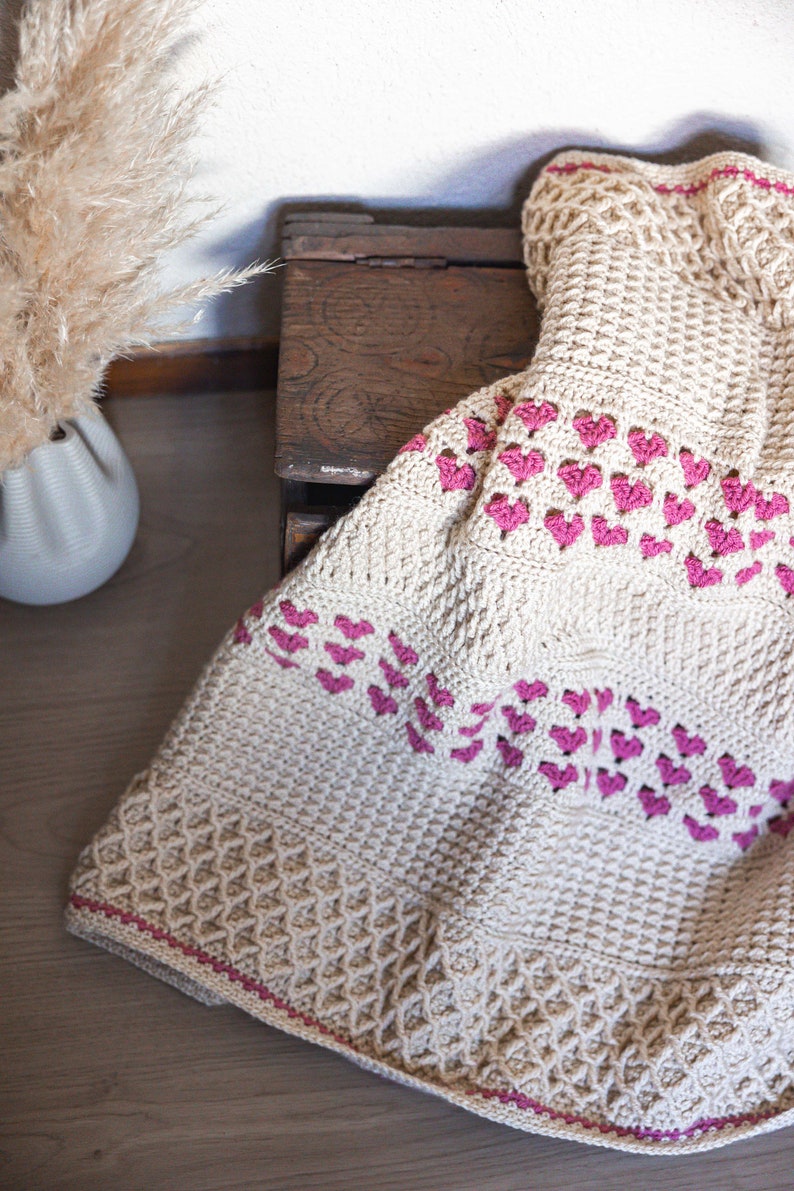 Heirloom Heart Blanket - Crochet Pattern