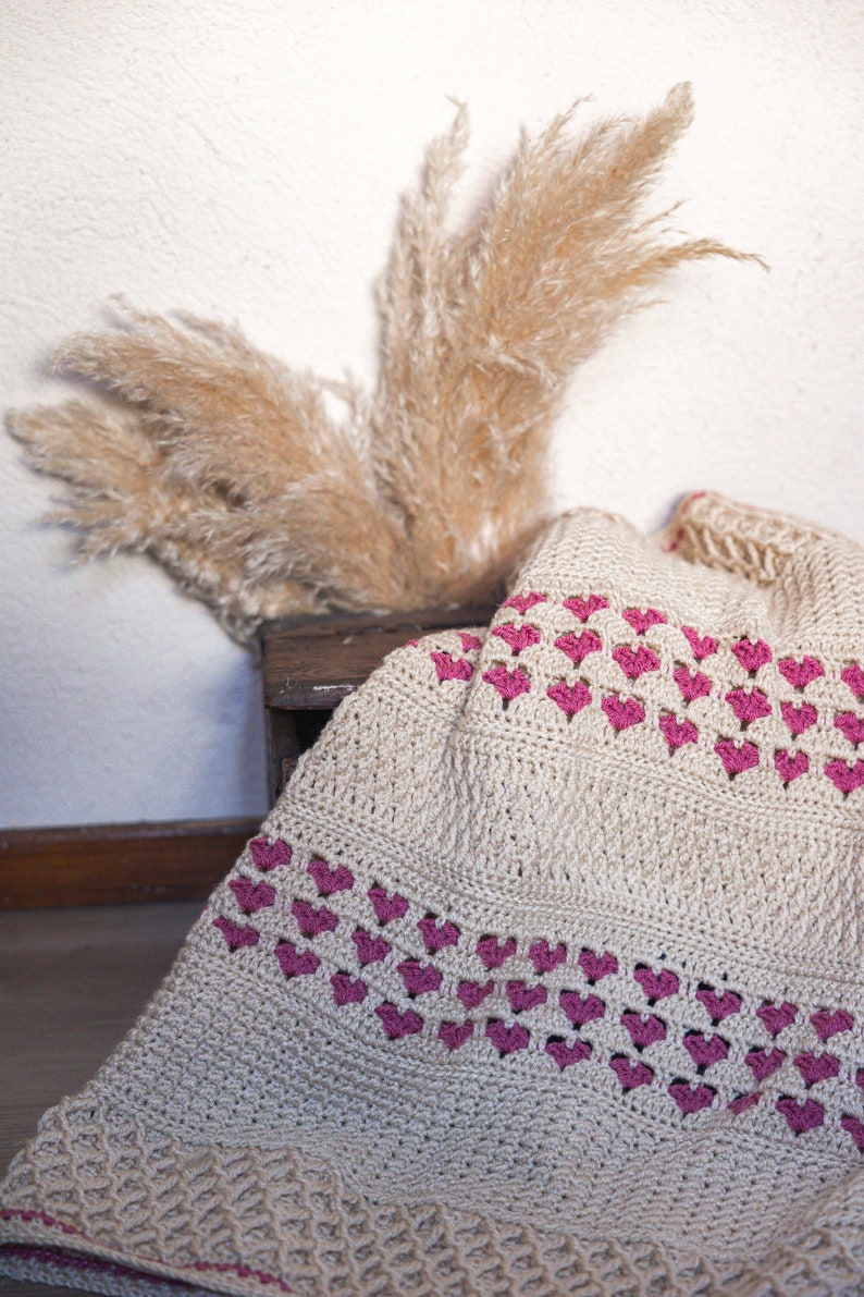 Heirloom Heart Blanket - Crochet Pattern