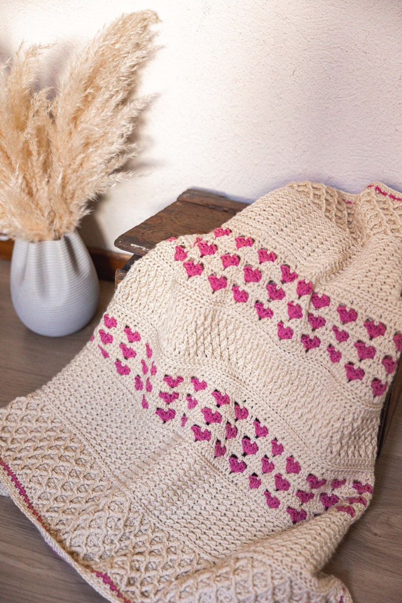 Heirloom Heart Blanket - Crochet Pattern